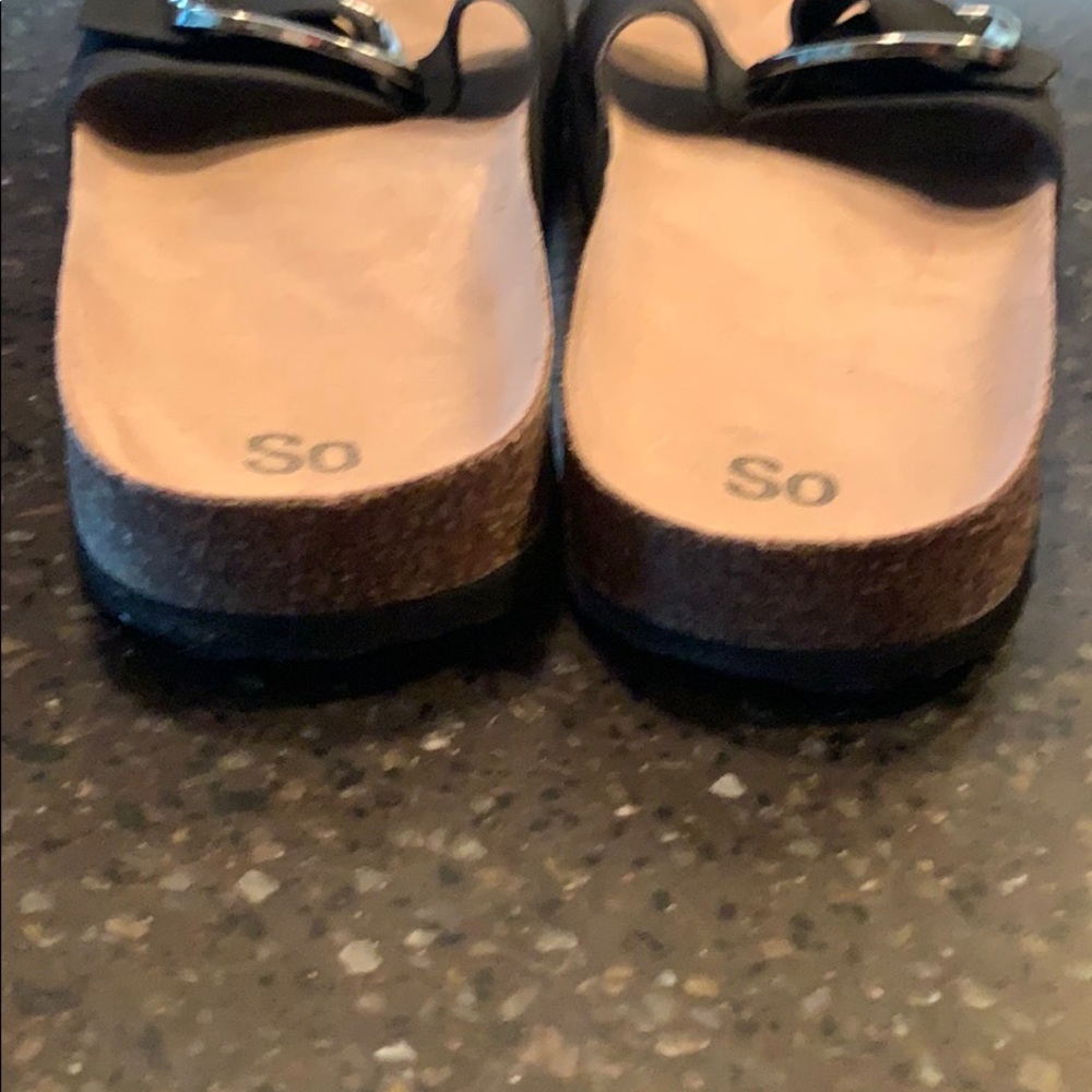 So sandals - Picture 3 of 4
